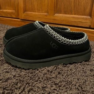 UGG Women’s Black Tasman Slipper